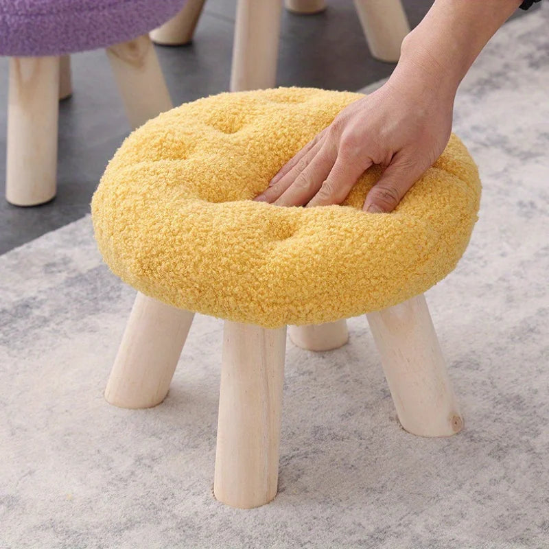 Modern Flower-Shaped Footstool – Elegant Small Round Stool for Sofa Side, Coffee Corner & Dressing Area